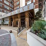 Nell Gwynn House One-Bedroom Apartment Chelsea Ngh244