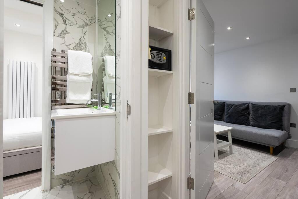 Nell Gwynn House One-bedroom Chelsea Ngh244 * Londra